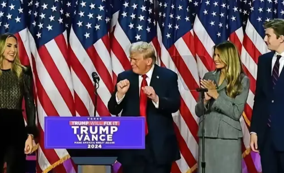 川普在演讲中表示，中国、俄罗斯、朝鲜是美国的敌人，但敌人也是可以变朋友。
​
第