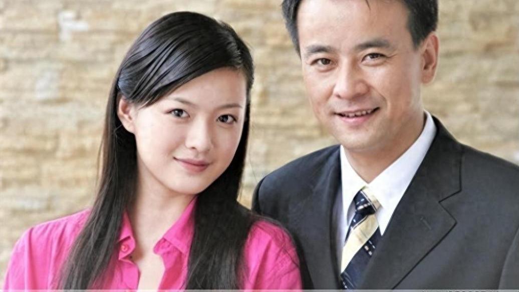他是“清高”男演员，娶小23岁郝蕾，结婚后鲜有绯闻，48岁才当爹