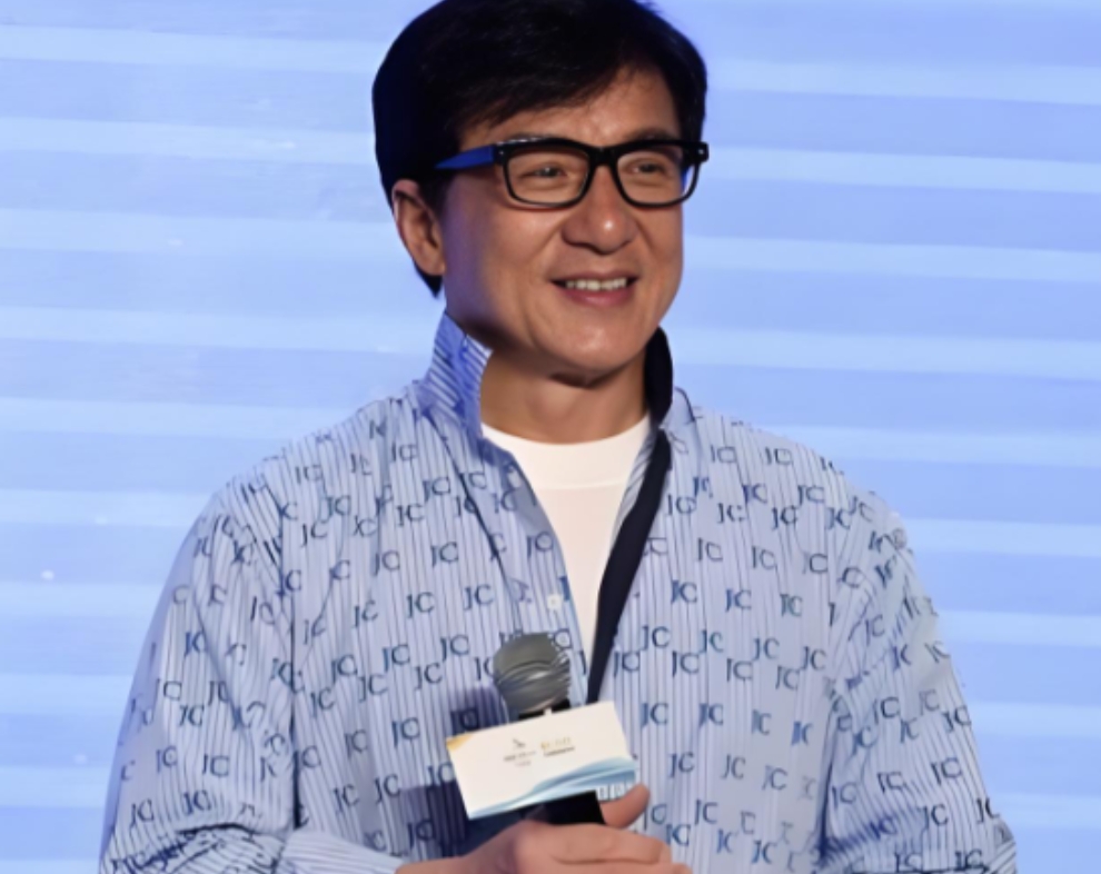 张默和房祖名的经历，充分证明了“投好胎”的重要性。张默曾因家暴女友童谣被曝光，拒