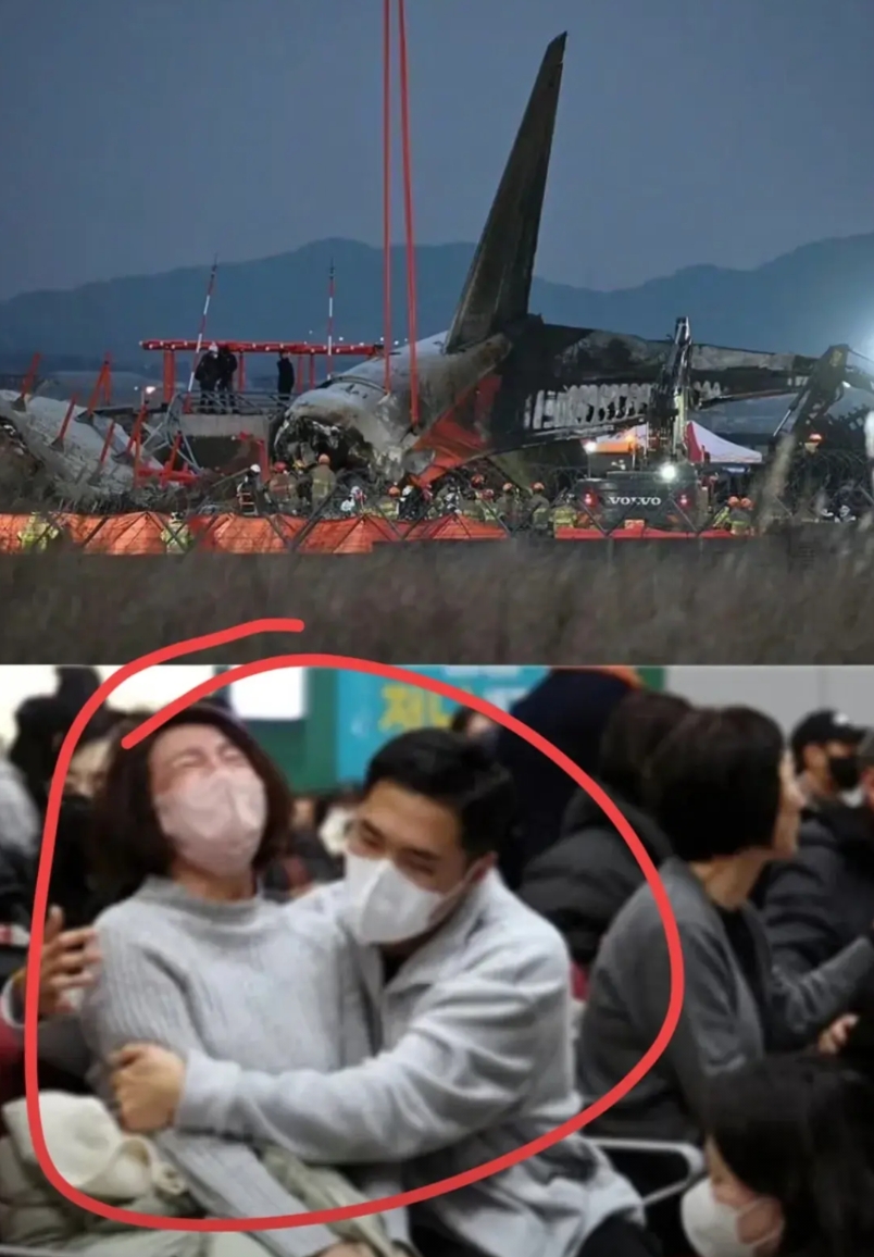 韩国客机坠毁事件，一位韩国网友哭的痛彻心扉，她说，我全家九口人都在飞机上……
直