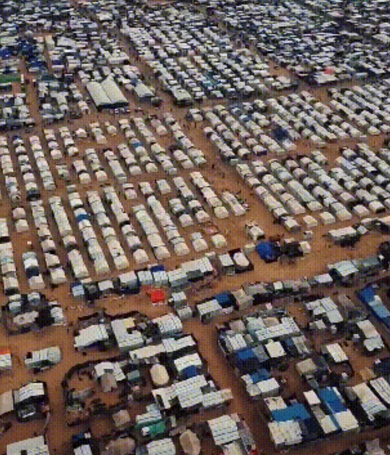 大量工程车开入加沙准备重建！
停火的第四天，从埃及方向的法口岸已有超过一千辆卡车