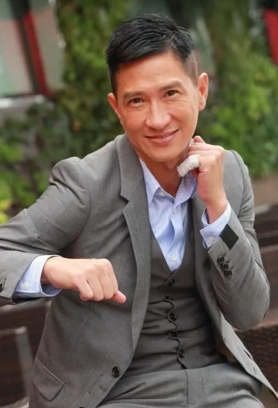 张家辉与张学友：异姓兄弟的演艺风采