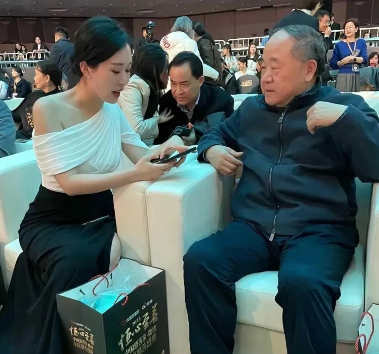 女子无才便是德，按理说大美女田朴珺已经嫁入豪门，本可以安心在家相夫教子，就没必要