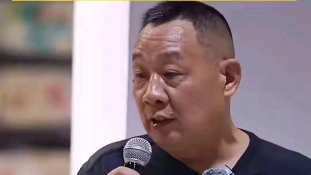 这么多人支持胖东来，让我看到了自媒体的坏，和网民的蠢