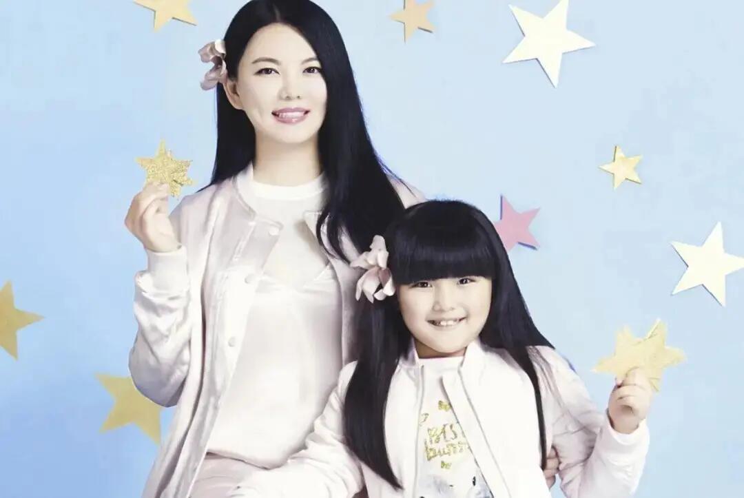 李湘深情回应女儿炫富争议