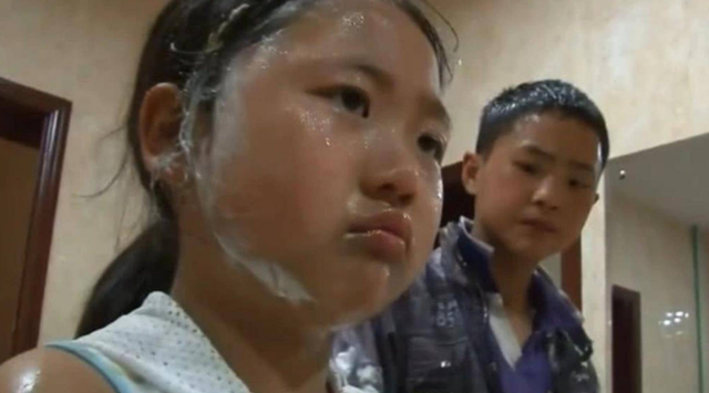因《变形计》成“公主”,不认父母、将奶奶当仆人,结局大快人心(变形计女主人公颜值排行榜)-第14张图片-九妖电影 因《变形计》成“公主”,不认父母、将奶奶当仆人,结局大快人心(变形计女主人公颜值排行榜)-第14张图片-九妖电影