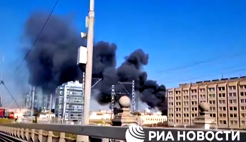 距离克里姆林宫仅3公里！莫斯科政府大楼也被轰，S400的神话真没了，俄制武器怎么