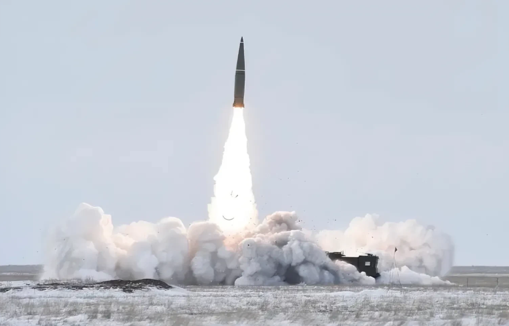 突发消息！乌克兰首都基辅等地响起防空警报之后，俄罗斯国防部向外界承认对乌克兰境内