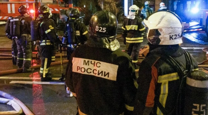 【梁赞炼厂再遭无人机袭击】

1月26日凌晨，俄罗斯梁赞市上空传出爆炸声。俄罗斯