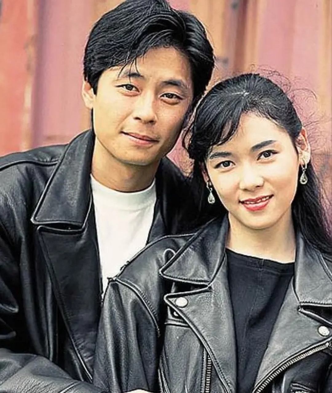 2001年，王杰的事业如日中天，可以和当时的“四大天王”媲美。有一次演出后，王杰