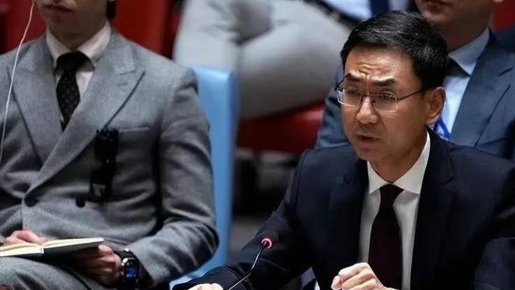 美代表被怼无言，耿爽挑明，中俄联手北约将崩溃