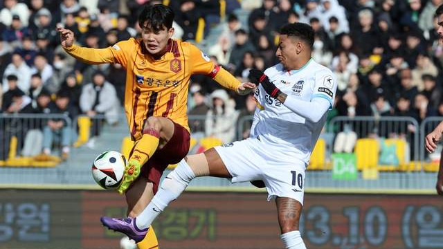 【赛事前瞻】韩K联：全北现代vs光州 全北现代保级压力重重, 光州FC迎来困境中的挑战