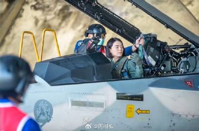 对岸的女飞行员郭文静称：只要长官敢下令，我将毫不犹豫地击落歼20 ​