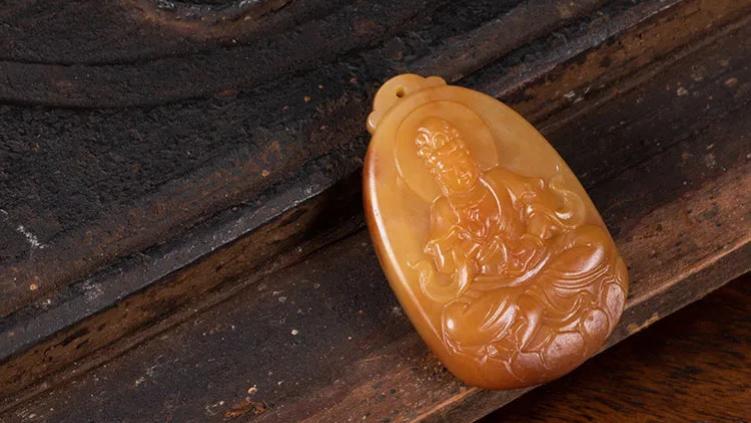 送你玉的那个人，值得珍惜！