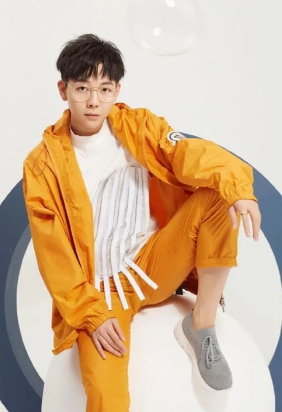 流量与才华并存，胡夏金晨恋情传闻引热议