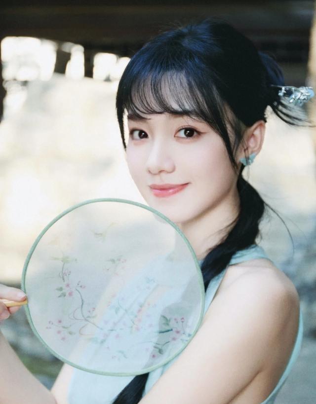 内地影视女演员姜之南，这位射手座的重庆妹子，凭借独特魅力捕获了多少观众的心！从《