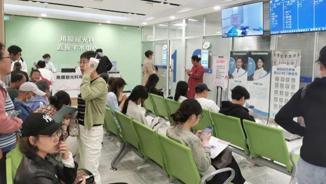 近视手术后看近不清楚？真相是这样的…