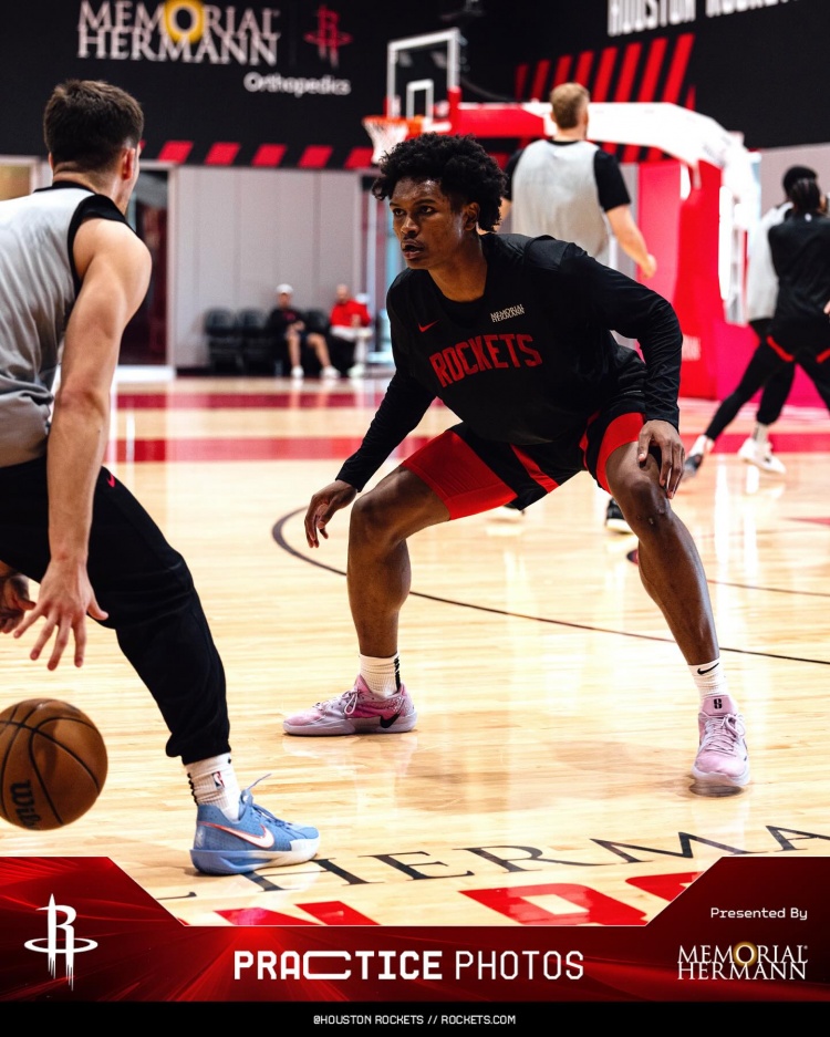 明天也就是北京时间2月26号上午9点，火箭队将迎来一场非常艰难的比赛，他们将坐镇