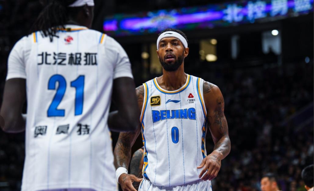 山西队主场与北京北汽的强强对话，有可能是本赛季季后赛的对决，在这场历时两个多小时