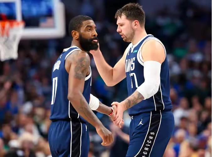 欧文复出独行侠大胜马刺！一目了然，欧文东契奇谁对独行侠更重要！

东契奇：场均出