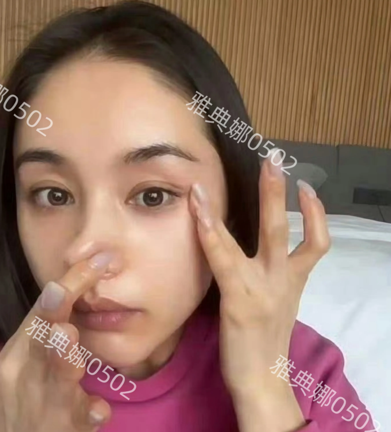 王子文直播时掰鼻子戳脸，力证自己没有整。