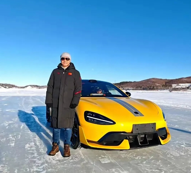 
小米汽车才是最能卷的公司，不过人家不是卷员工或者卷价格，人家卷的是老板。
雷军