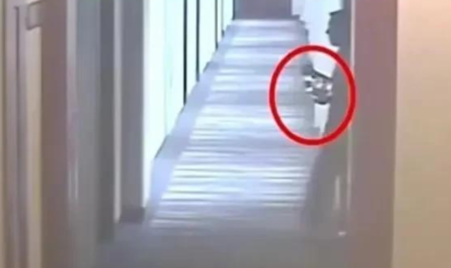 2015年江苏，一男子在酒店喝了一瓶“矿泉水”中毒，救治无效身亡，家属找到酒店索
