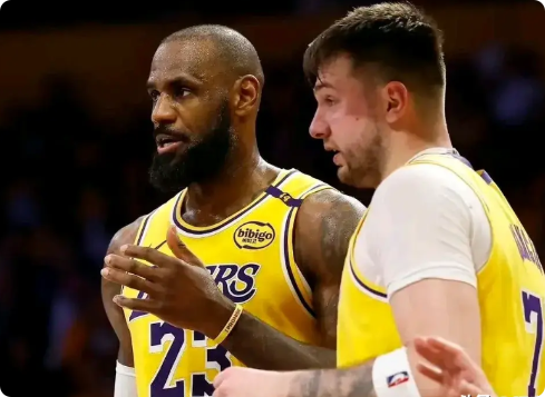 NBA今天全结束!西部季后赛走势基本显现
1、湖人真是啪啪打自己脸!排名快掉出前