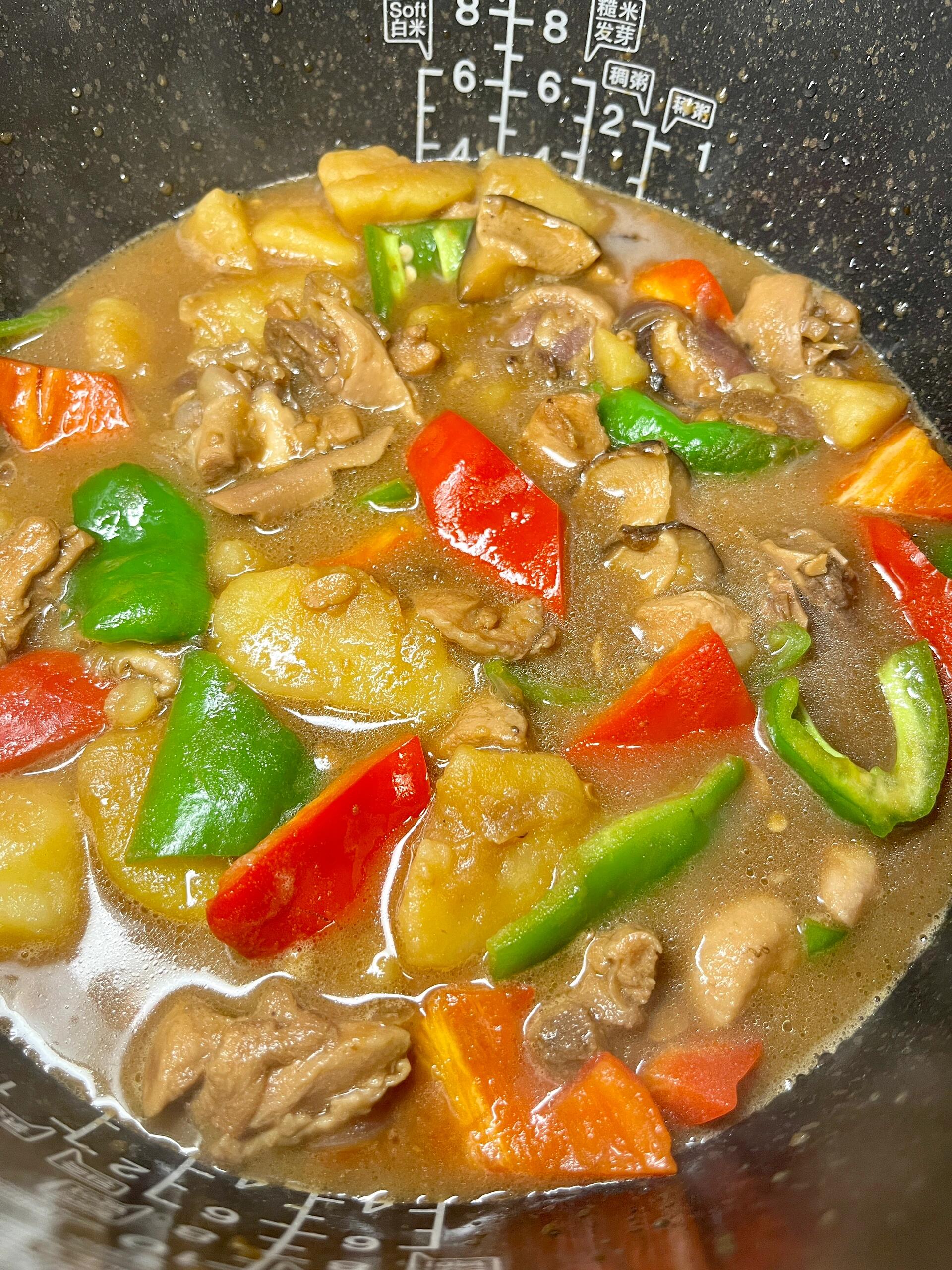 超好吃的电饭煲黄焖鸡！！快去做～
现在这天气，来一份热腾腾的黄焖鸡简直太巴适了！