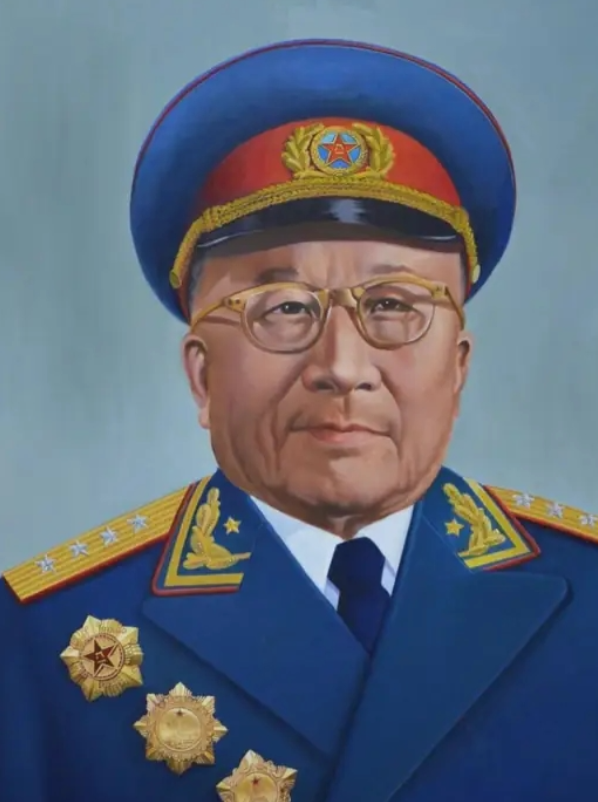 1943年7 月，张云逸抓住一国军的独生子，对方愿意拿出10挺机枪、100支步枪