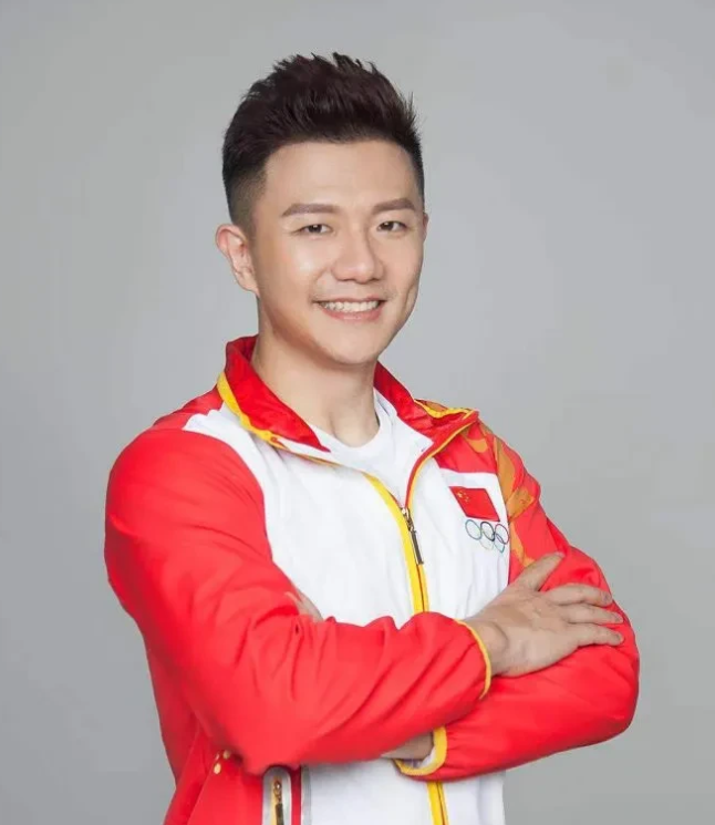 邓亚萍问陈一冰:“你跟其他很多运动员的选择不一样，很多人退役后都是去当运动员，你