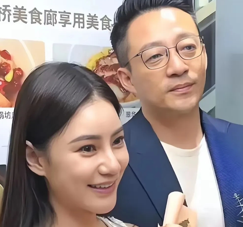 张兰家人工作分工建议：
1：张兰光荣退休，安享晚年。

2：家族产业交给小菲、小