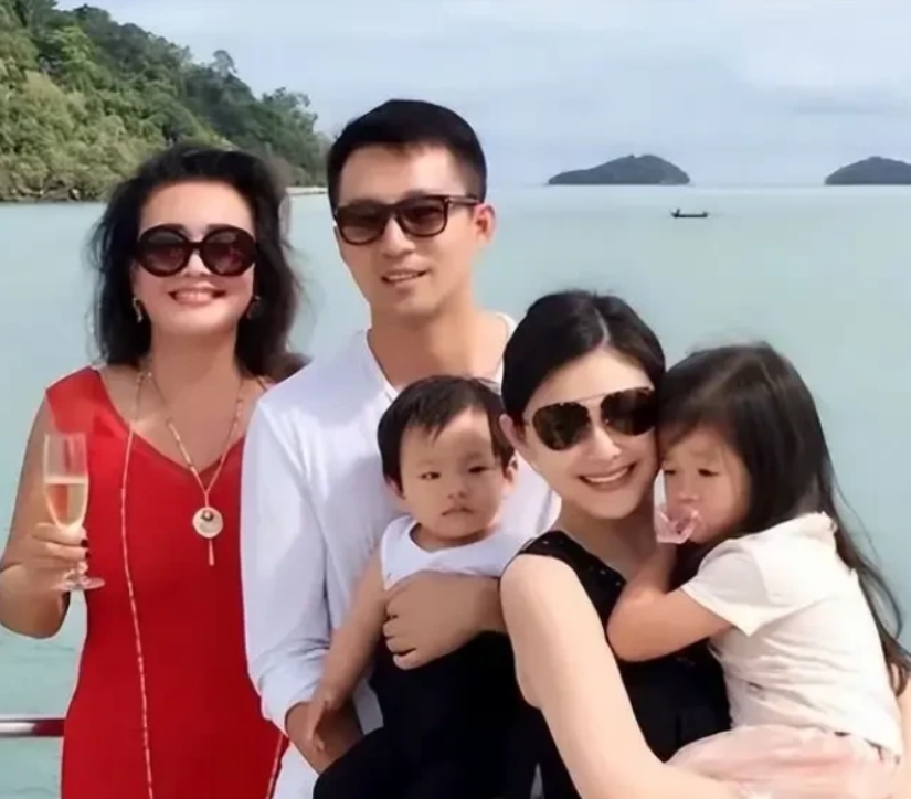 大S的前婆婆张兰，终于发声了！说得比较中肯，大概有4点意思：

1、愿大S安息！