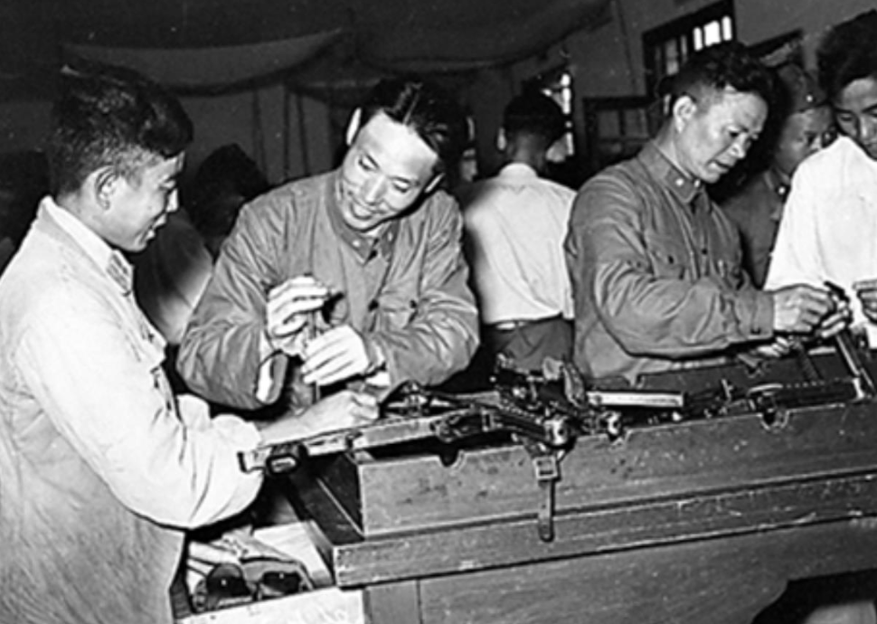 1961年秋，济南军区政治部主任李耀文少将下基层视察，来到了第26军33师98团