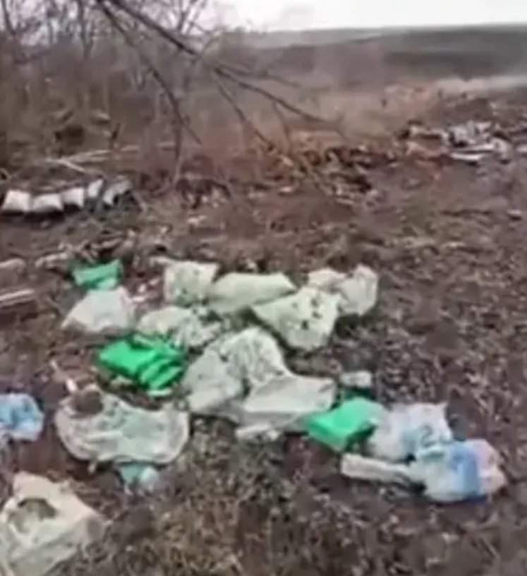 一个袋子代表一个乌军，俄乌战争的残酷超乎想象。
看到俄军清理乌军尸体的消息，真的