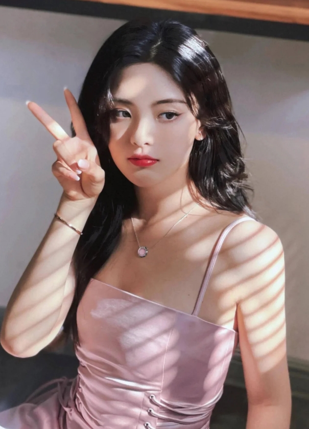 杨超越拓宽戏路，成为正剧圈实力派演员！