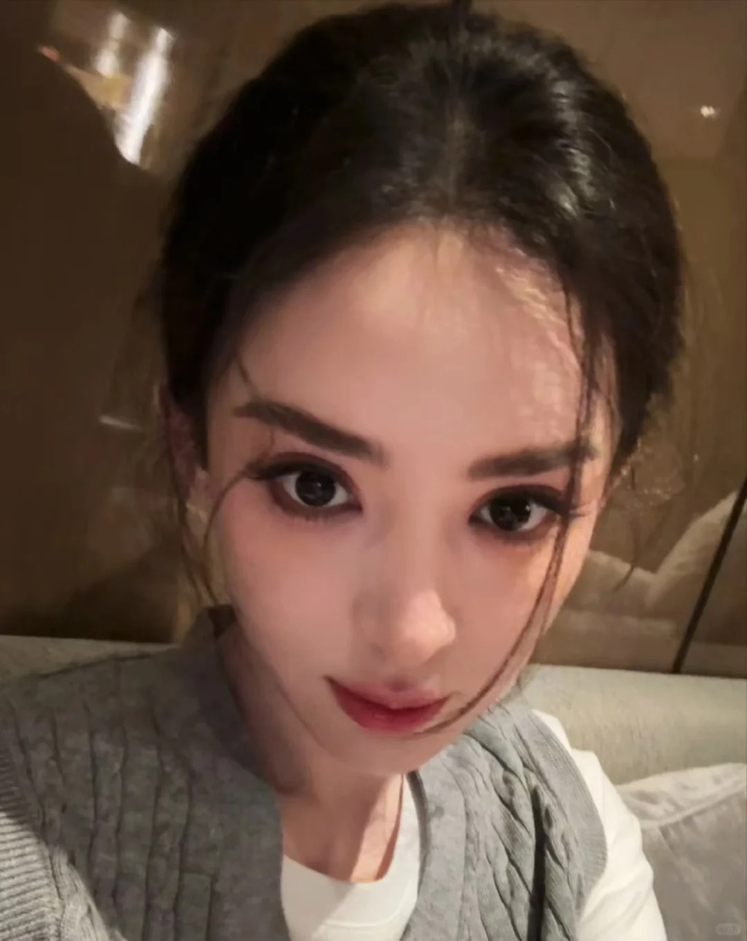 古力娜扎就是天生大明星吧❗❗❗
谁懂啊，被娜扎在浴室的照片美呆了，怎么会有这种浓