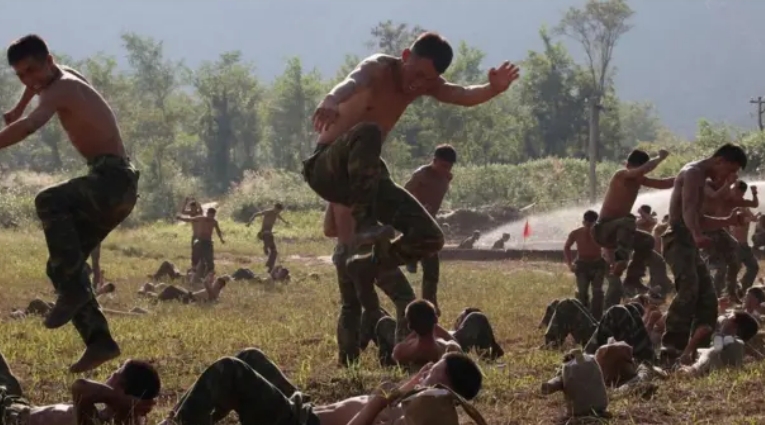 细思极恐，乌克兰打了这么久，突然发现连一个朝鲜士兵都没俘虏过！朝鲜军人在库尔斯克