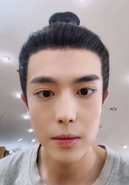 为何诈骗集团对明星群体如此“青睐”？

 一方面，明星的高曝光度使其拥有庞大且忠