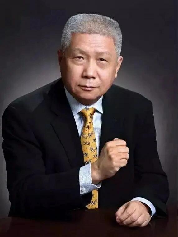 马未看奢侈品问价格却连连后退
