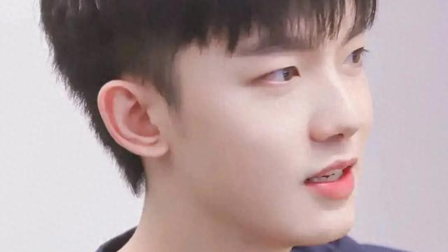李明德被《鸣龙少年》集体倒油，他遭受的该让整个剧组替他买单吗