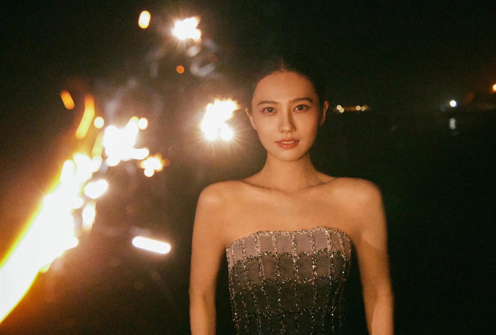 姜珮瑶：明媚之美，独有魅力