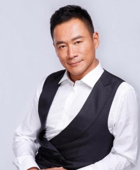 丁海峰带着沉重的心情回到家中，决定与妻子唐歌分手。他坦白地告诉她，自己已经爱上了