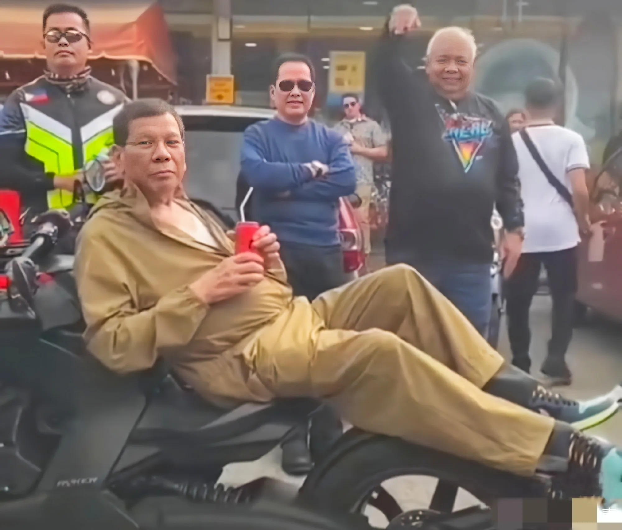 杜特尔特卸任后引争议视频                            