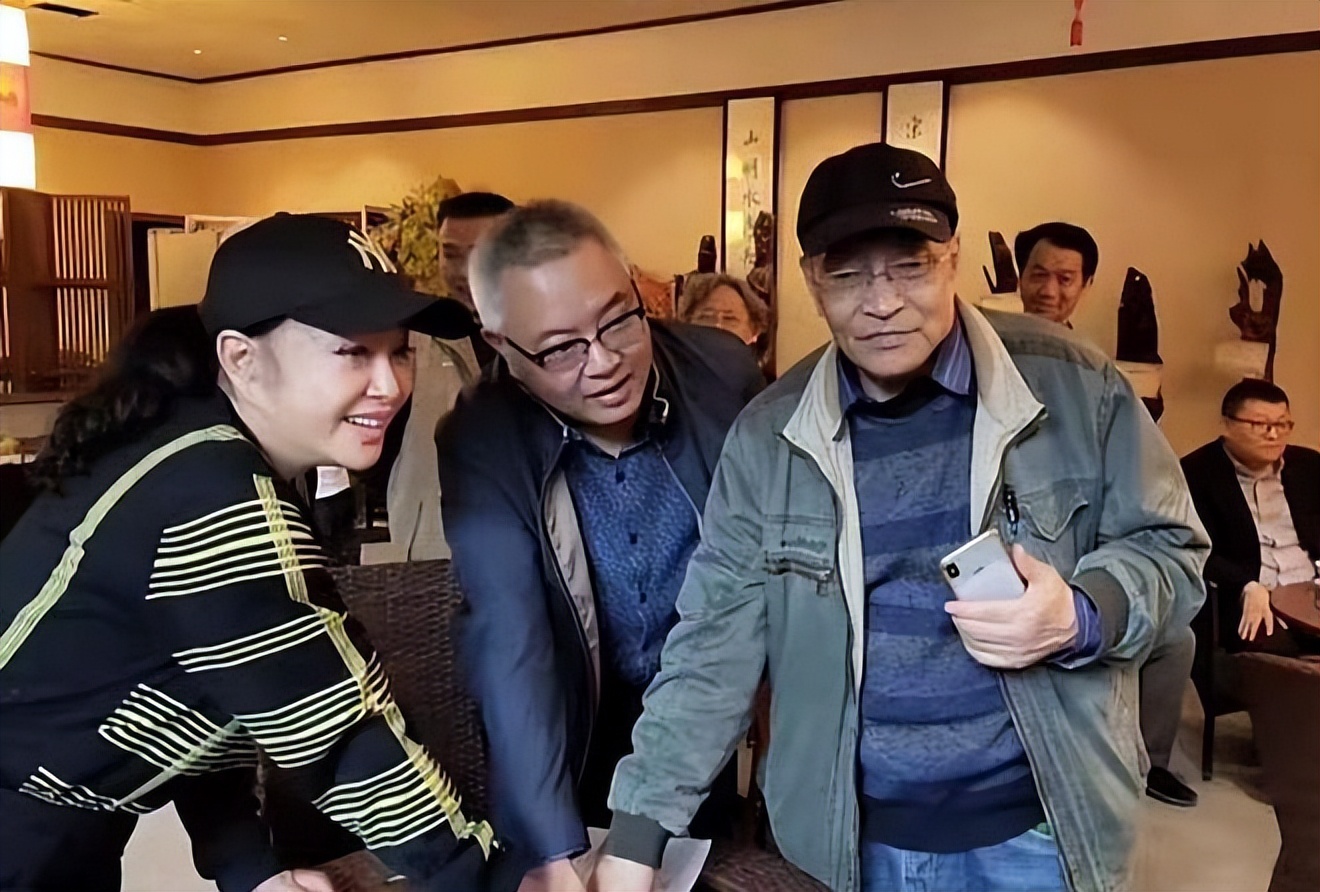 人生自古谁无死，刘晓庆是人生赢家，活的通透。
 
是什么样就是什么样，伪装应撕掉