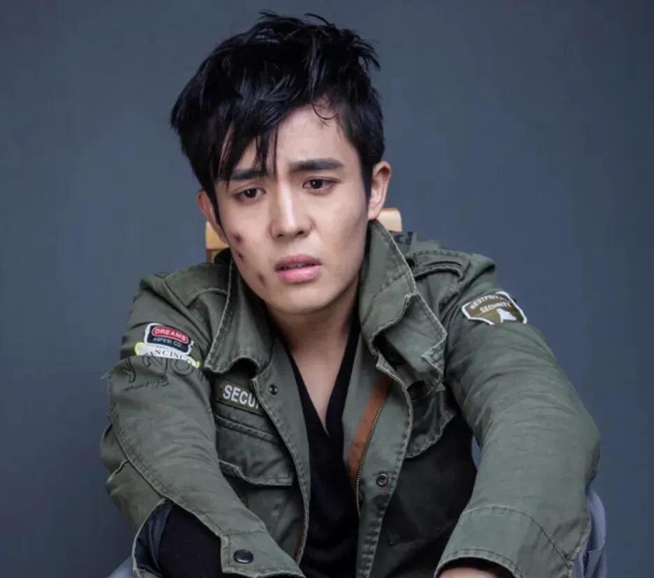 都在说演员王星失联，很不幸。我却觉得他很“幸运”，因为这3个原因。
1.他很“幸