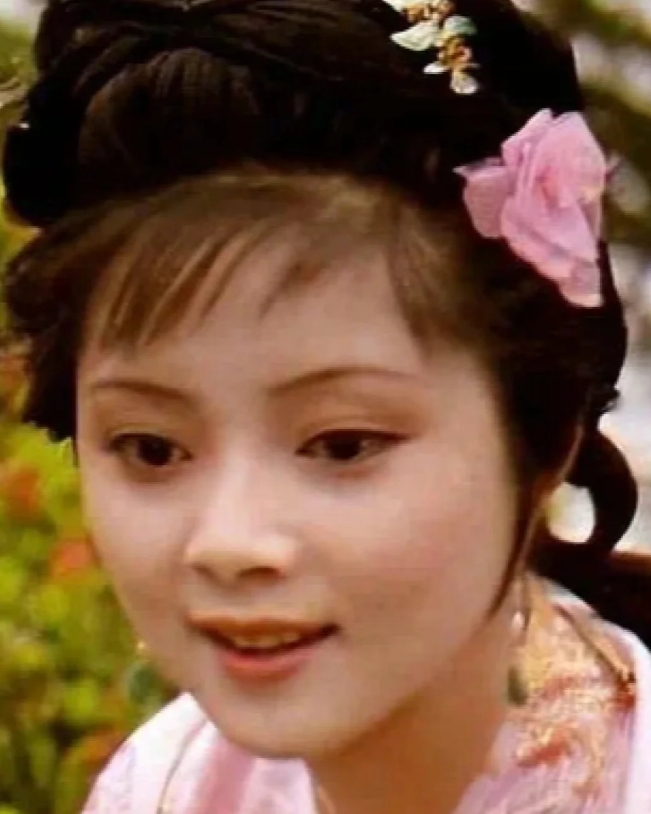 独身58岁无儿无女，竟活成了红楼梦剧中人