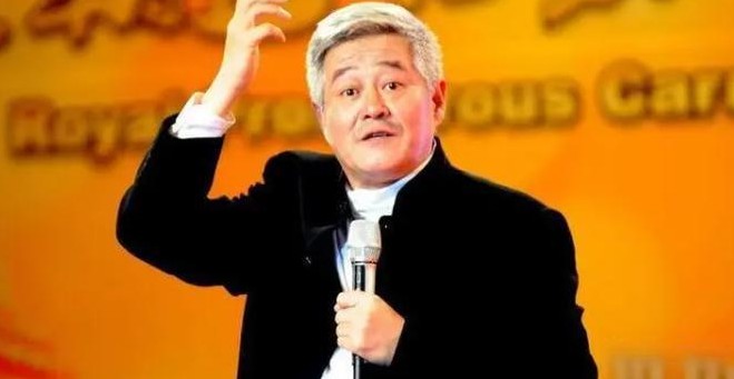 赵本山大病后花钱买地买飞机

                         