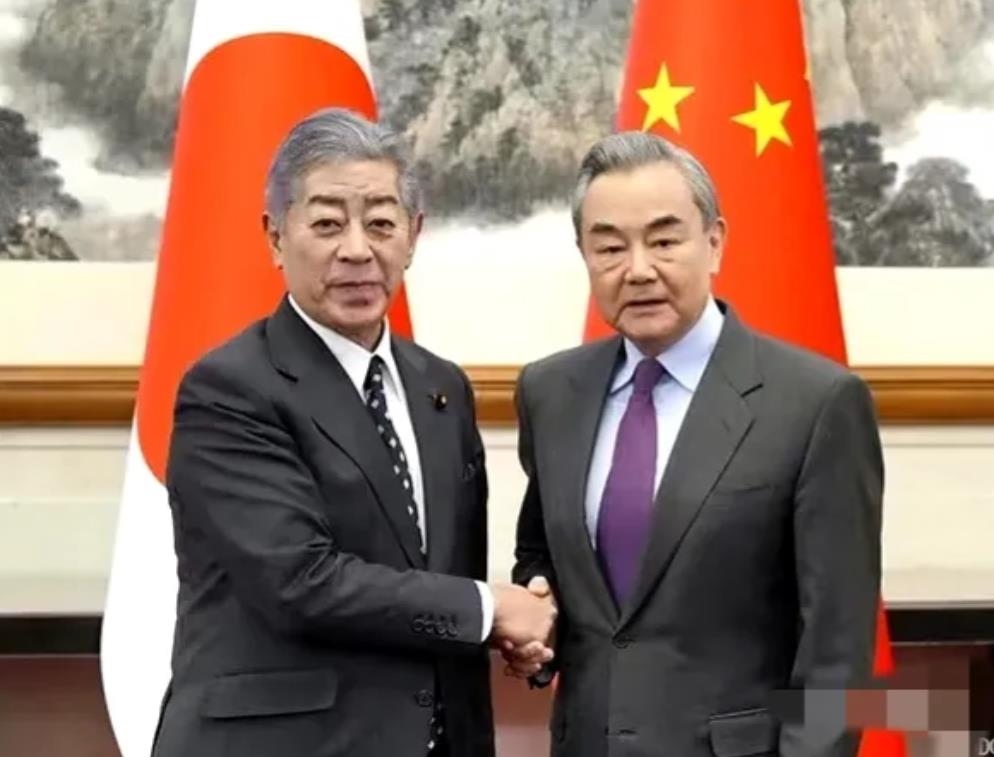 日本外相岩屋毅真不简单。


在访问中国之前，就提出了希望中方解除对日本水产品的