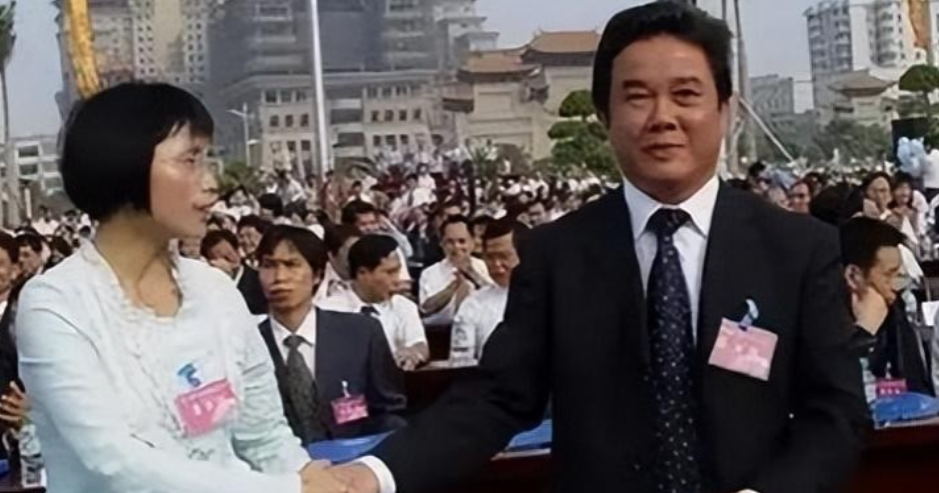 2006年，一名看起来普通的女人，急匆匆走进派出所：“同志，我可能被美国间谍盯上